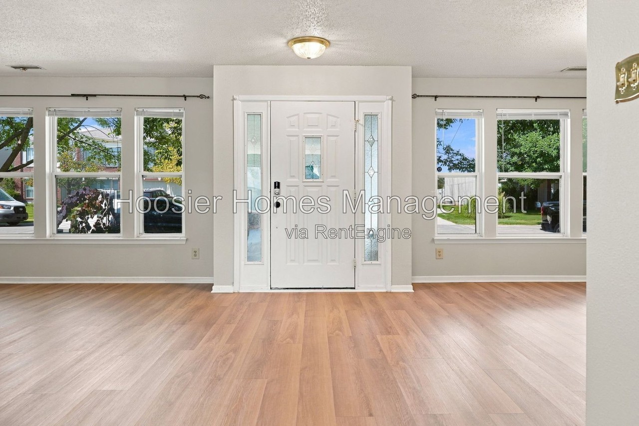 10403 Bicknell Cir - Photo 3 of 25