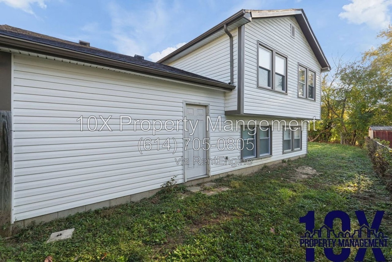 2555 Millview Dr - Photo 3 of 31
