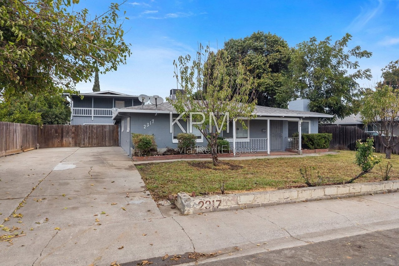 2317 De Ovan Ave - Photo 2 of 40