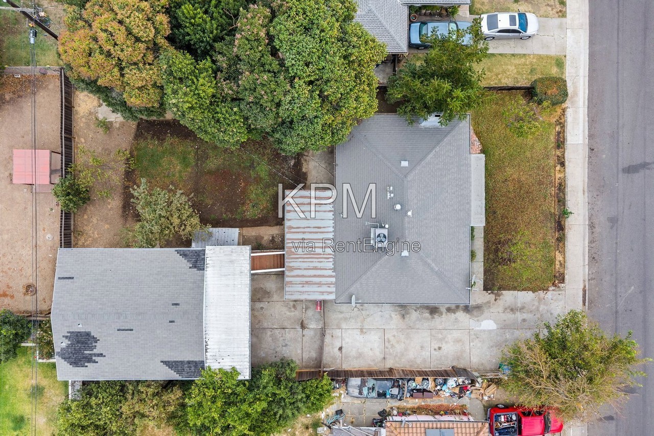 2317 De Ovan Ave - Photo 5 of 40