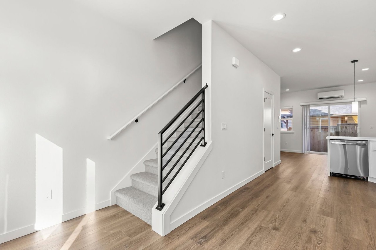 6804 Ne 6th Ave - Photo 4 of 19