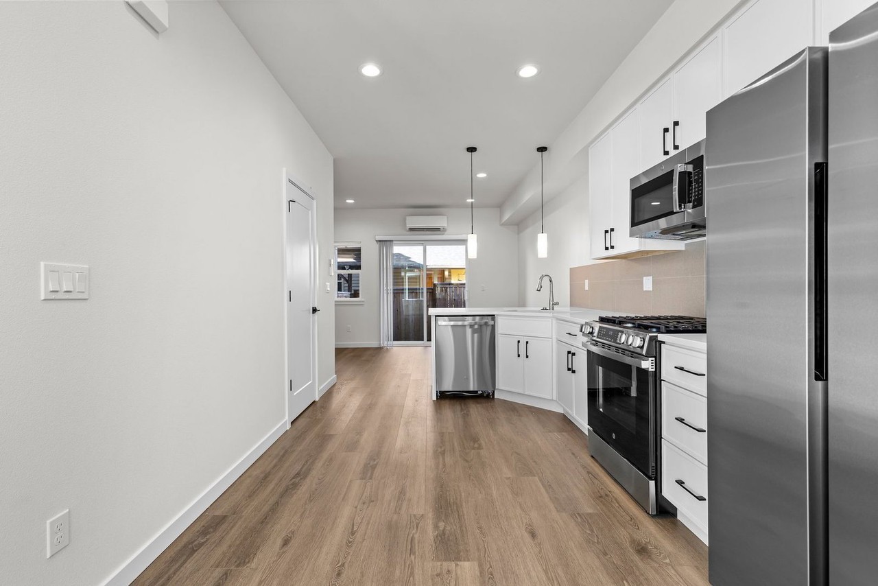 6804 Ne 6th Ave - Photo 5 of 19