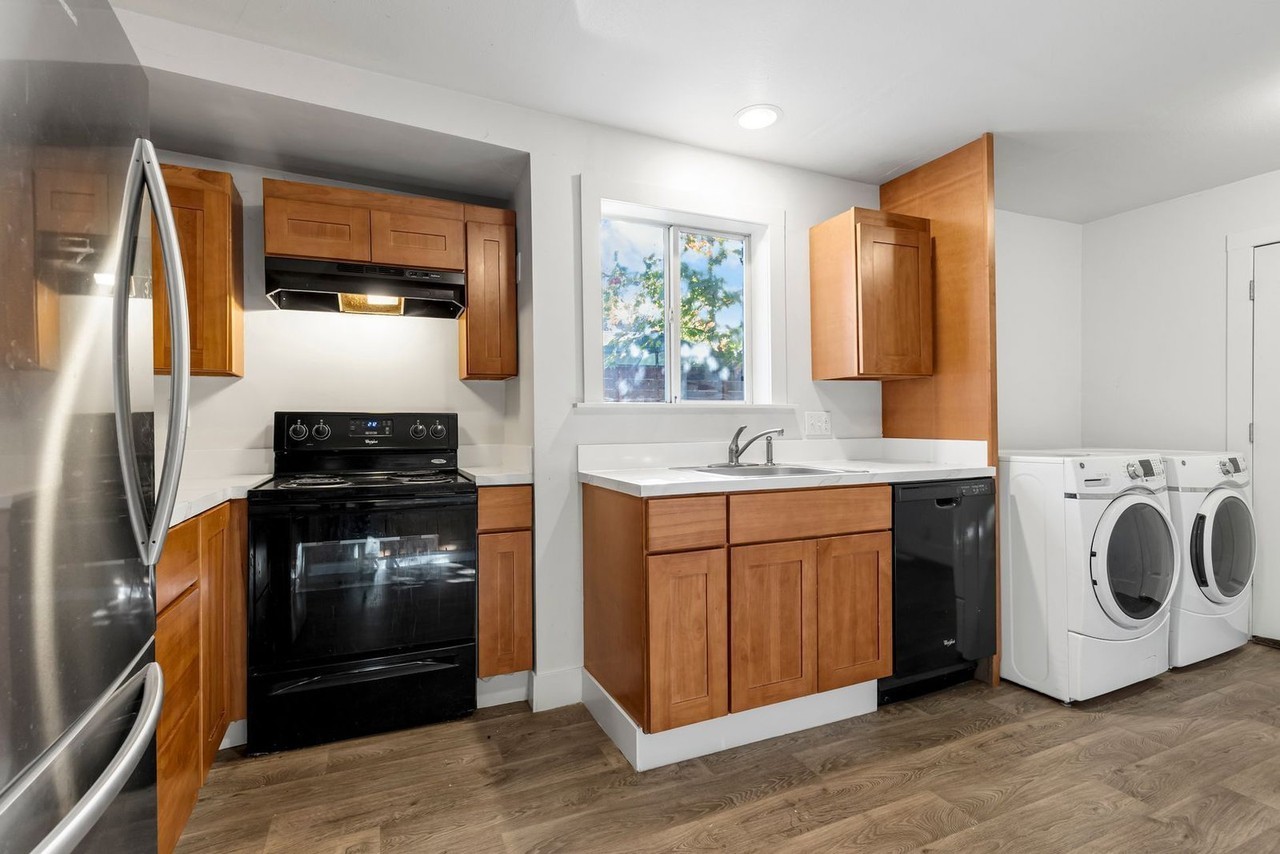 4611 Se 50th Ave - Photo 4 of 19
