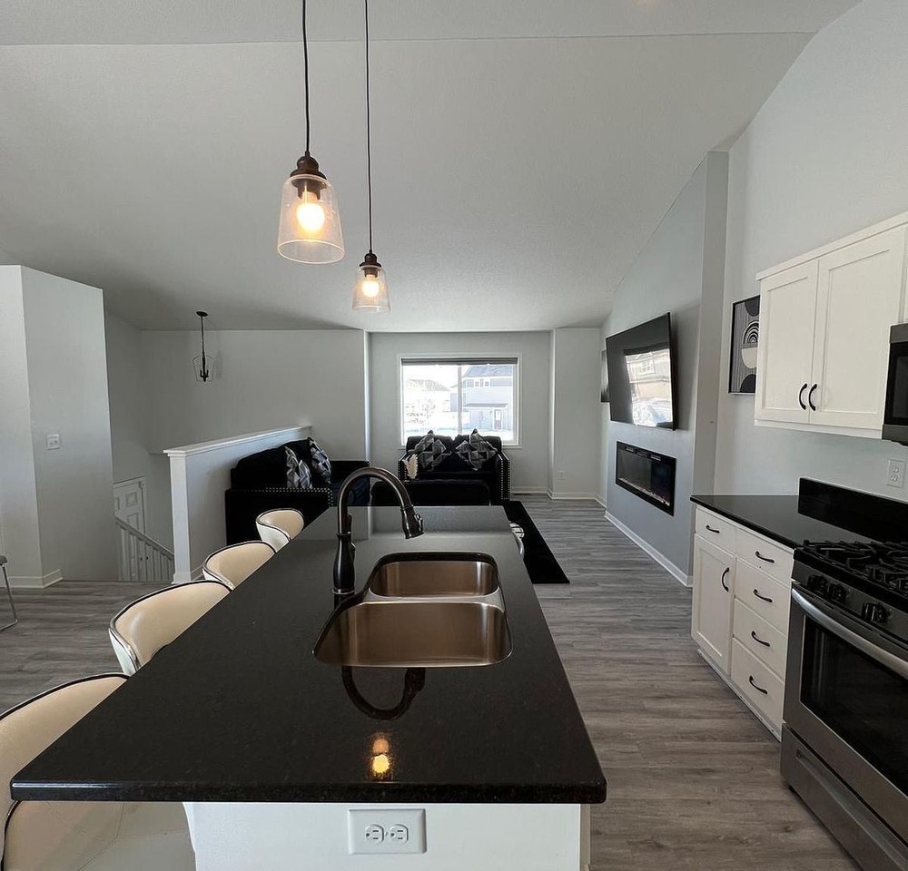8691 Park Ave Ne - Photo 4 of 22