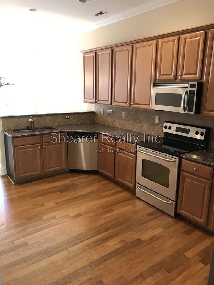 8328 Indigo Row - Photo 5 of 30