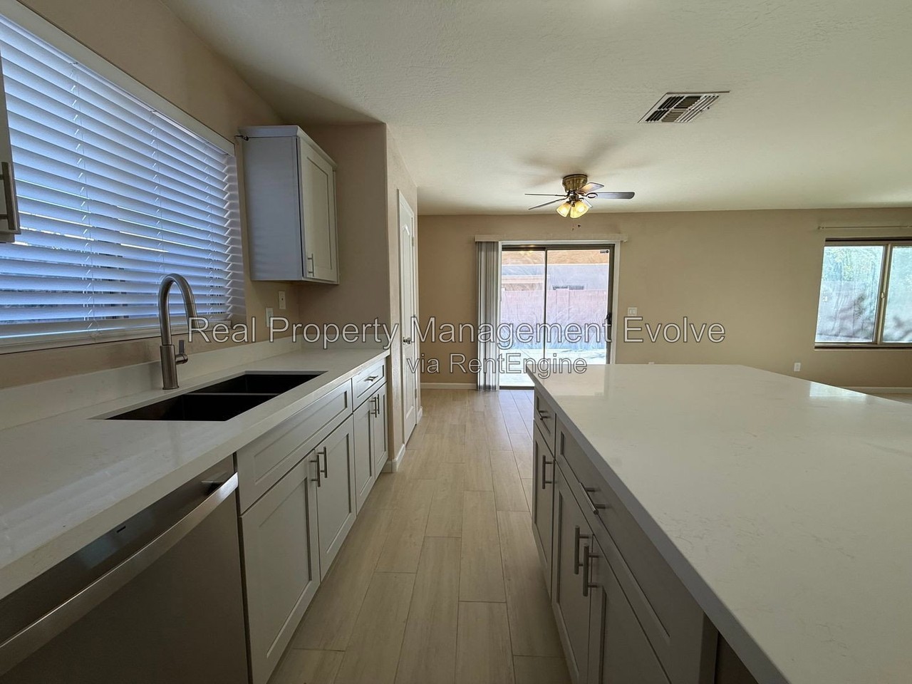 12359 W Roma Ave - Photo 7 of 37