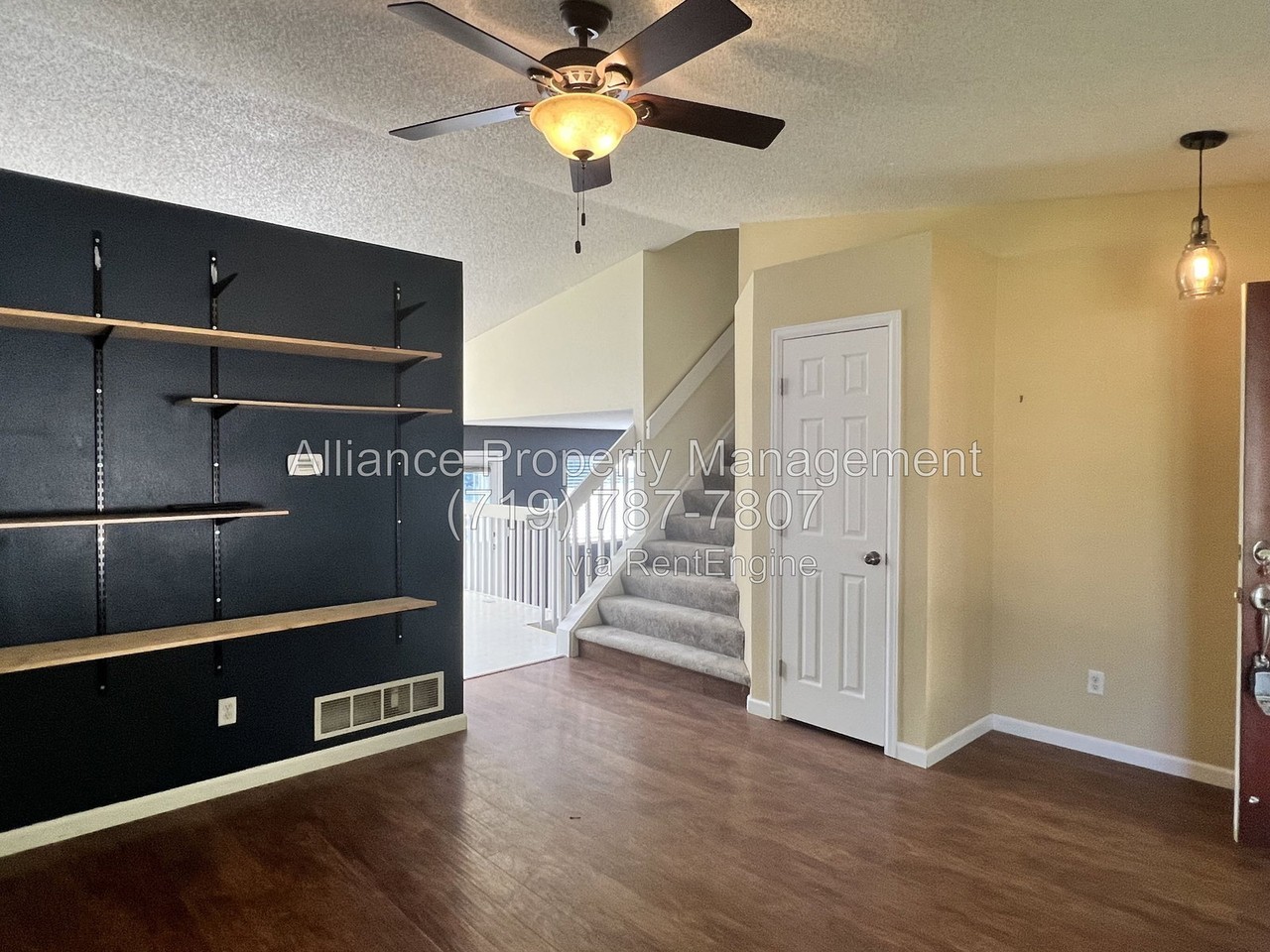 3235 Richmond Dr - Photo 4 of 32