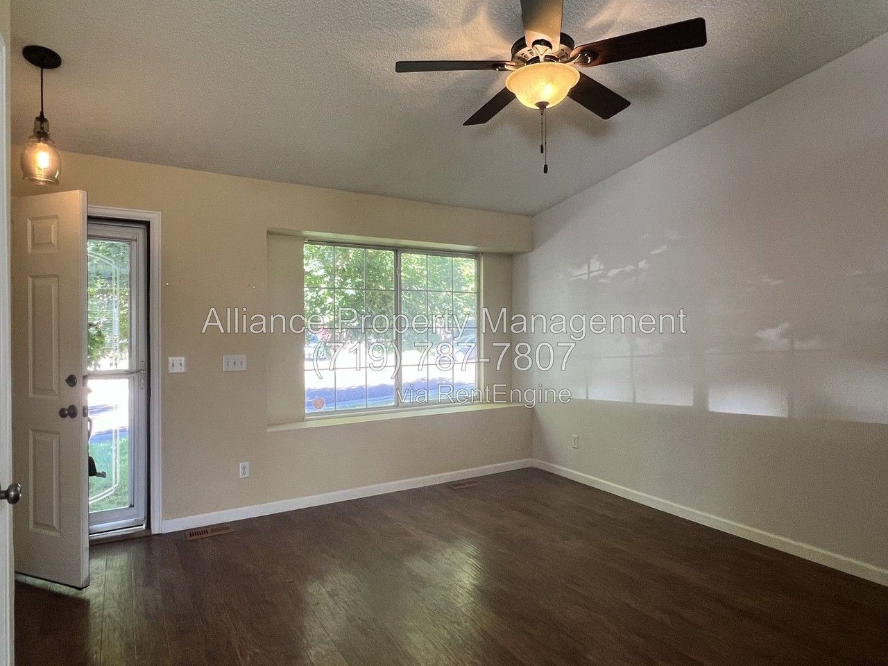 3235 Richmond Dr - Photo 5 of 32