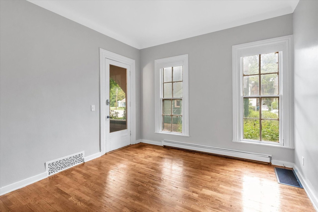 809 W Cedar St #1 - Photo 2 of 16