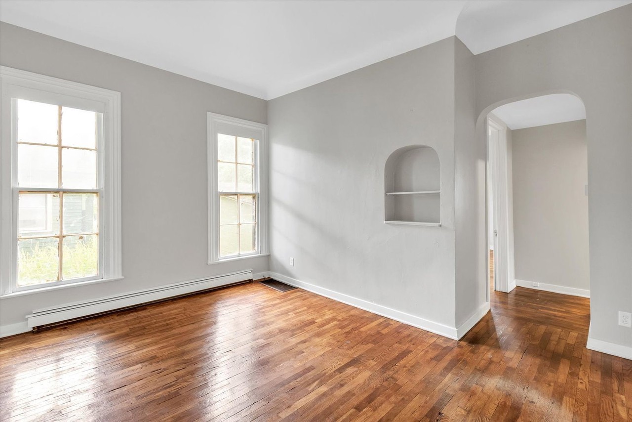 809 W Cedar St #1 - Photo 3 of 16