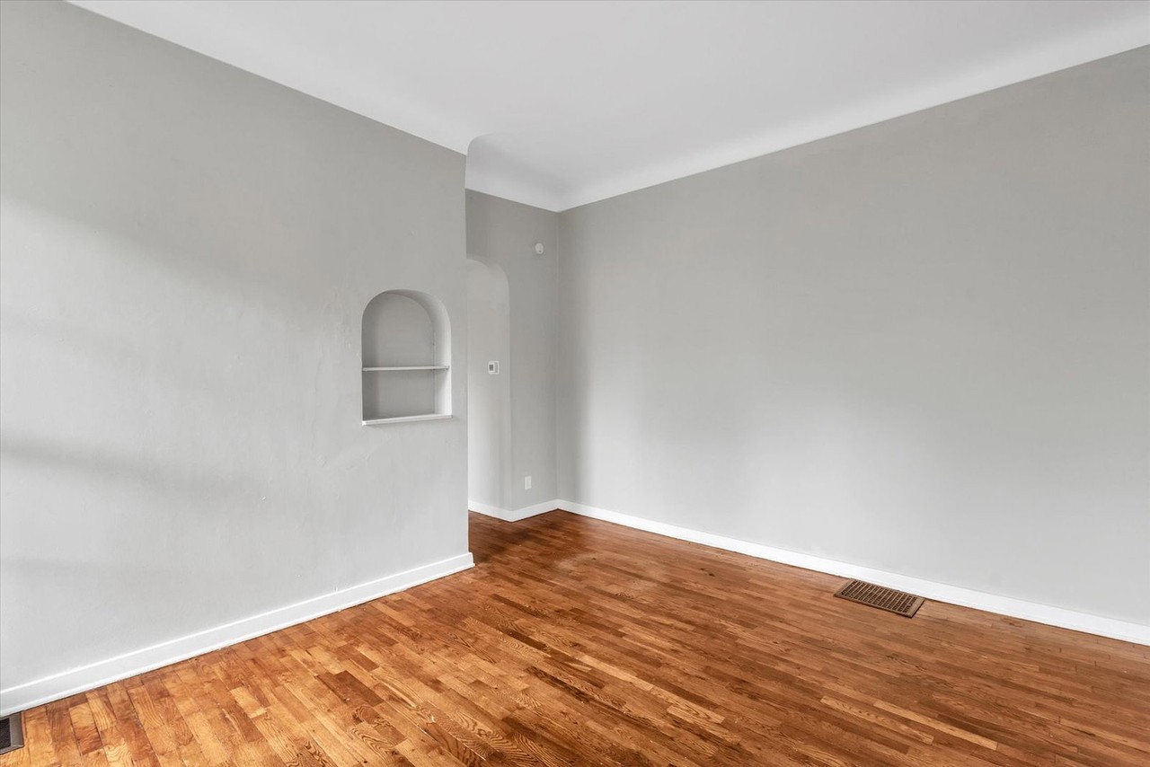809 W Cedar St #1 - Photo 4 of 16