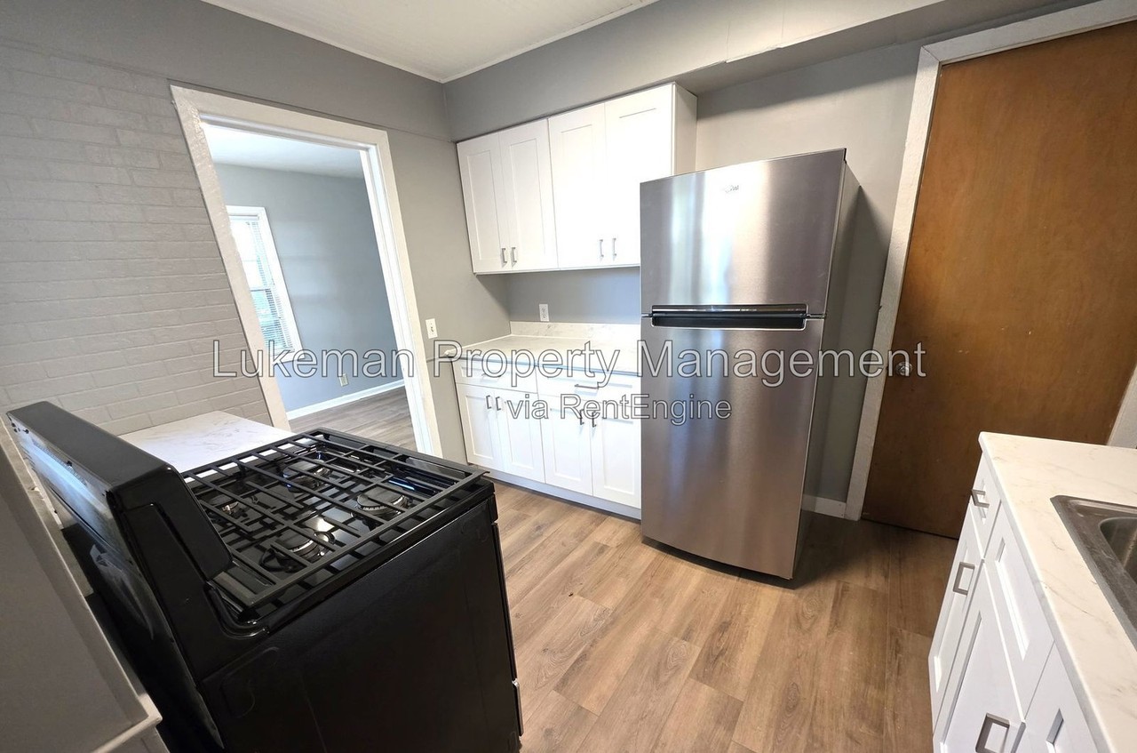 912 Roseland Ave #910 - Photo 2 of 8