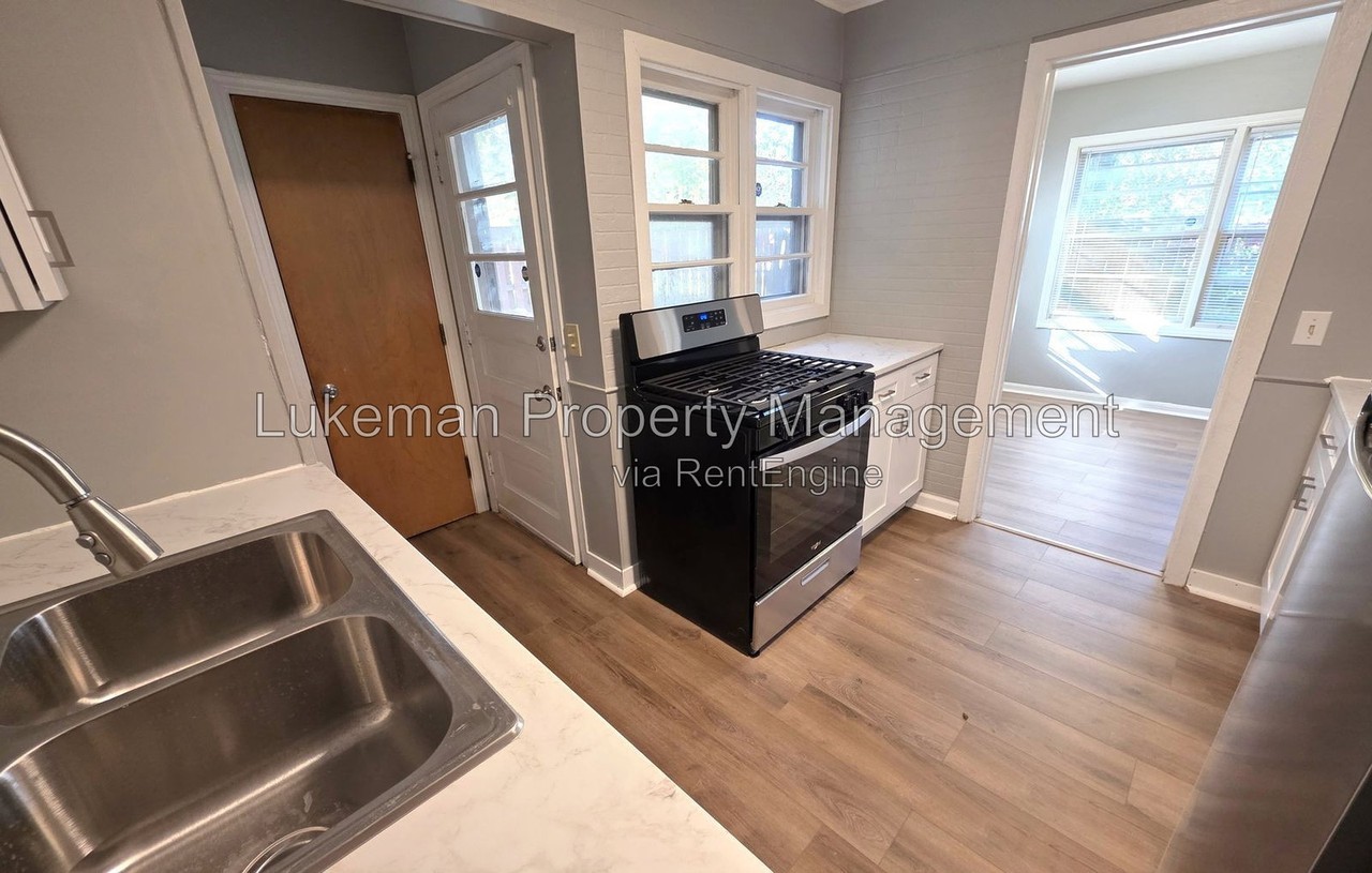 912 Roseland Ave #910 - Photo 5 of 8