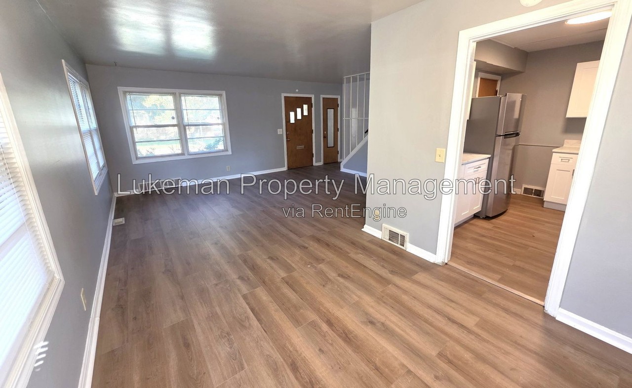 912 Roseland Ave #910 - Photo 6 of 8