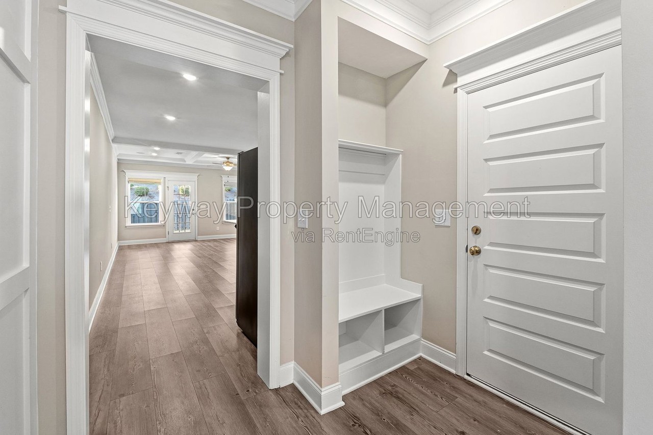 124 Canton Park Ave - Photo 5 of 28