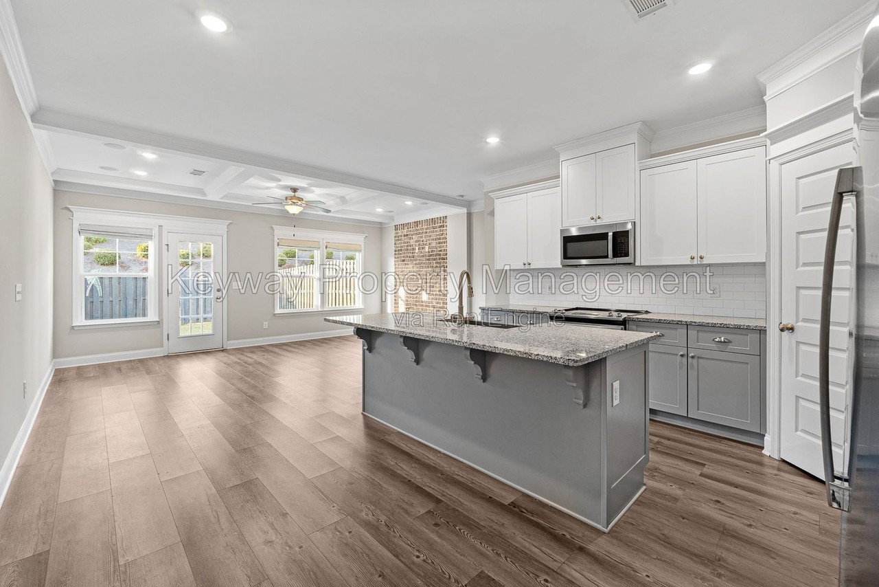 124 Canton Park Ave - Photo 7 of 28