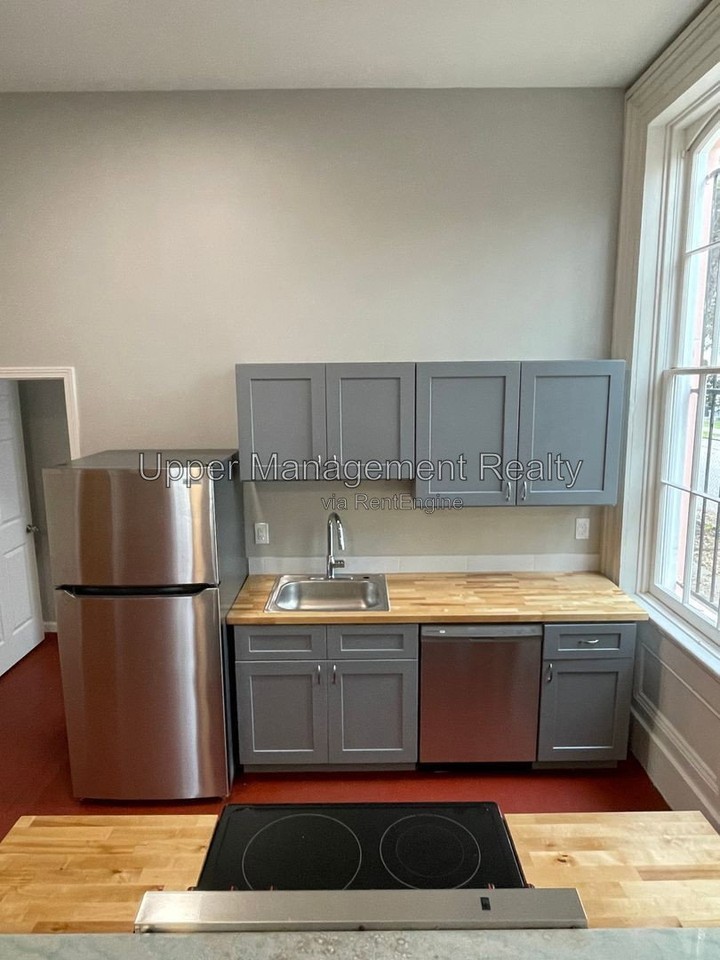 Baronne St #1B - Photo 2 of 15