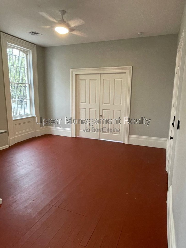 Baronne St #1B - Photo 5 of 15