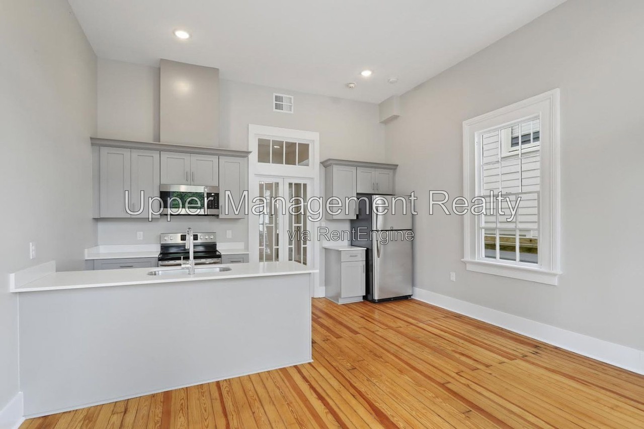 Carondelet St #102 - Photo 2 of 6