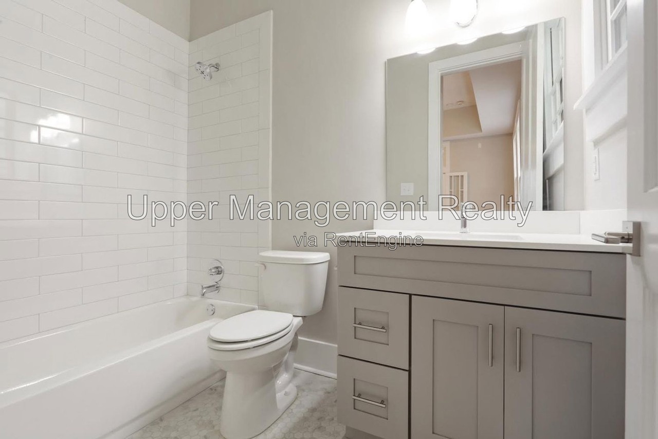Carondelet St #102 - Photo 6 of 6