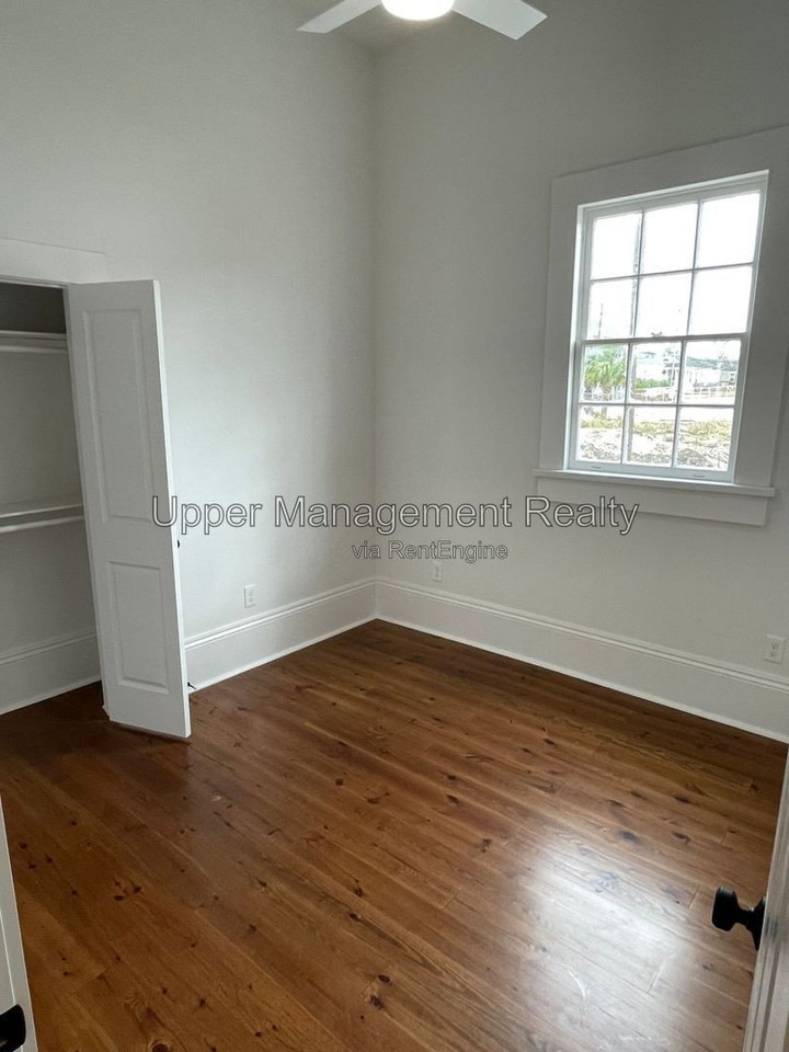 2401 Felicity St - Photo 6 of 12