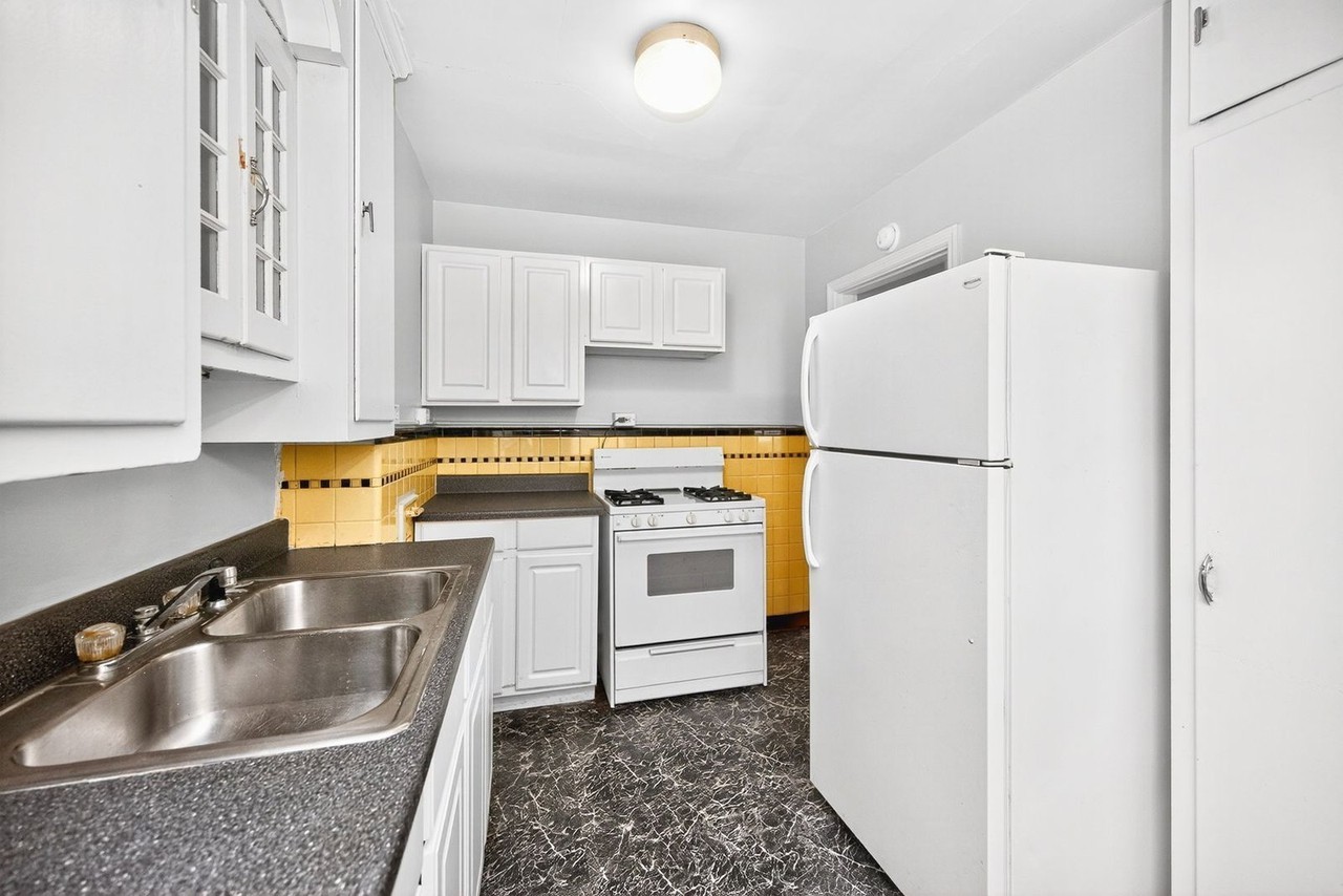 351 Joselin Ave #6 - Photo 4 of 13