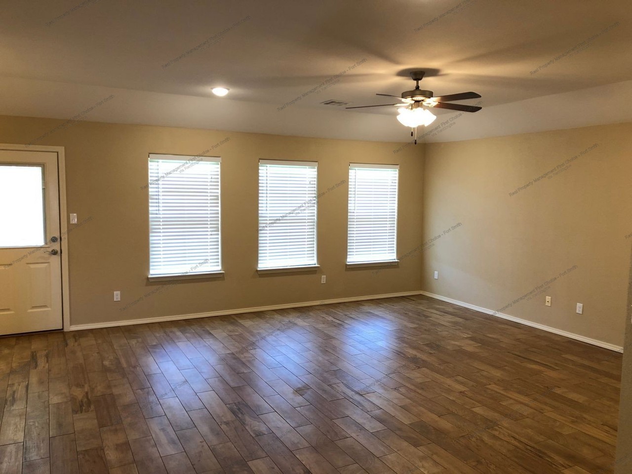 8711 Vickery Ln - Photo 3 of 18