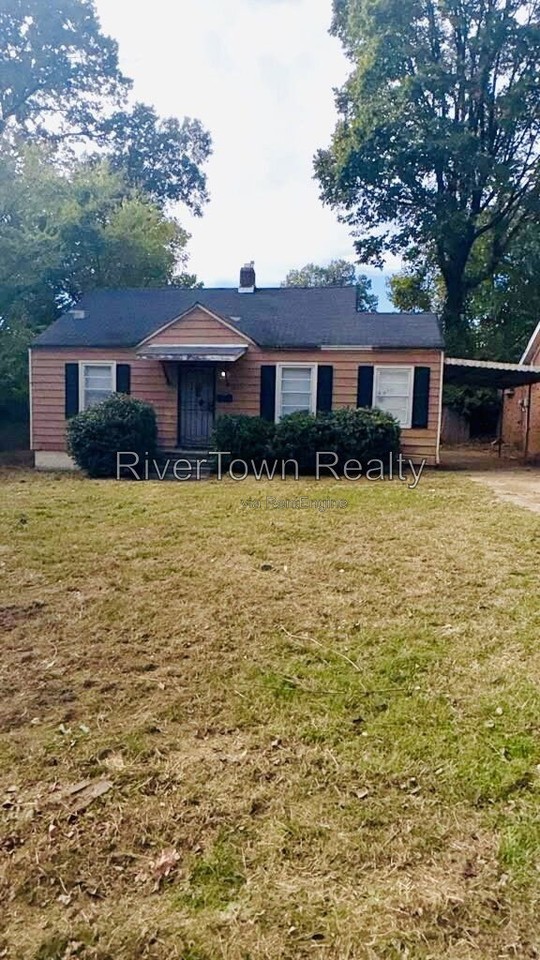 1833 Shawnee Cir - Photo 2 of 18