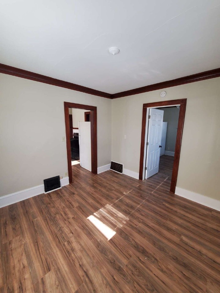 1547 S 70th St - Photo 2 of 11