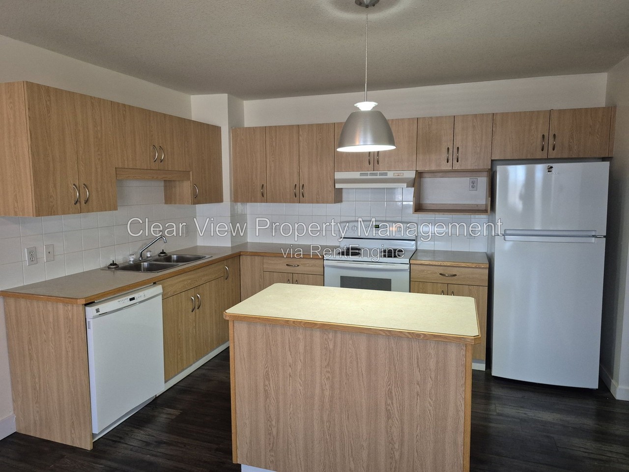304 Highlands Blvd W #4 - Photo 4 of 20
