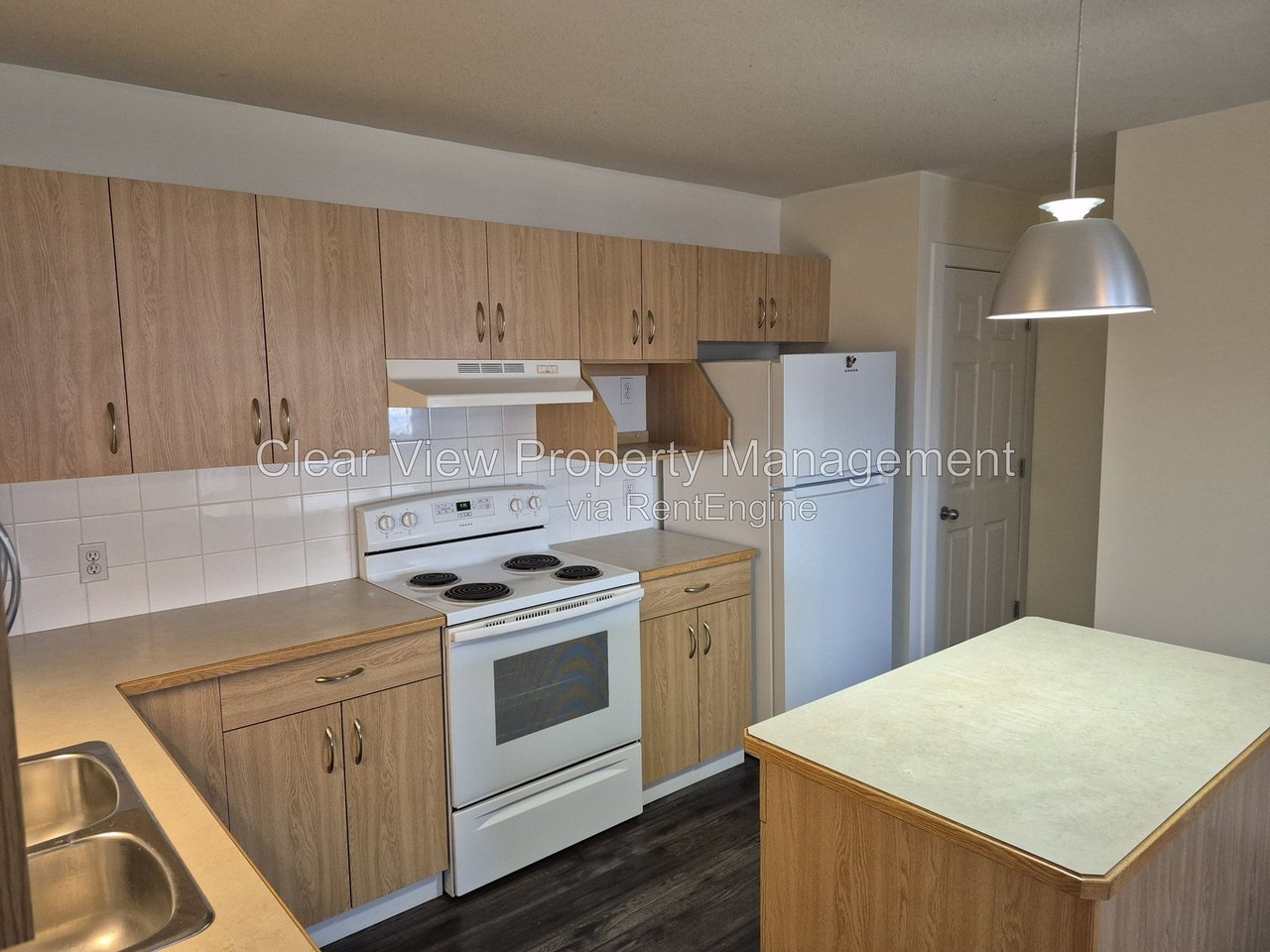 304 Highlands Blvd W #4 - Photo 5 of 20