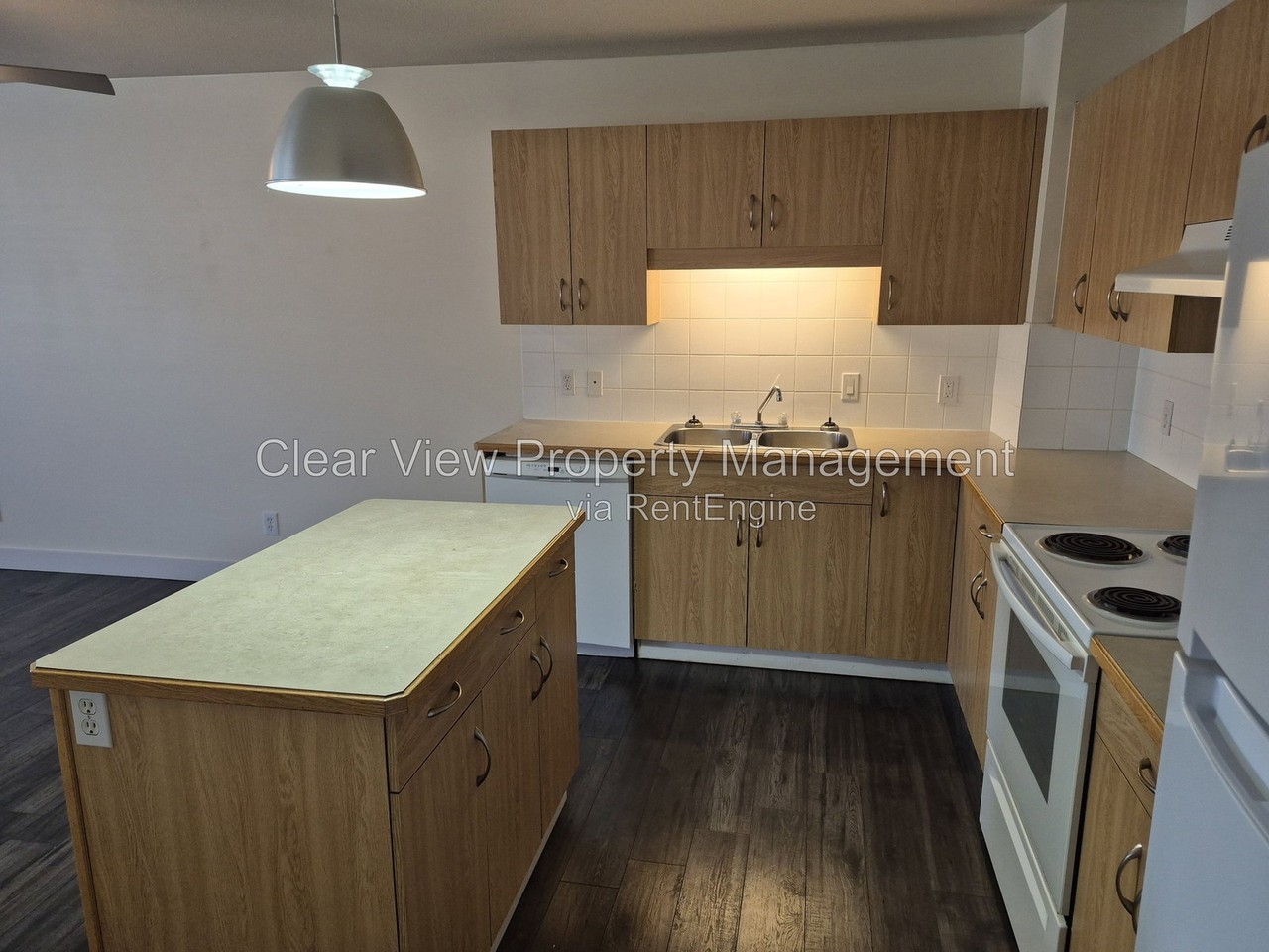 304 Highlands Blvd W #4 - Photo 6 of 20