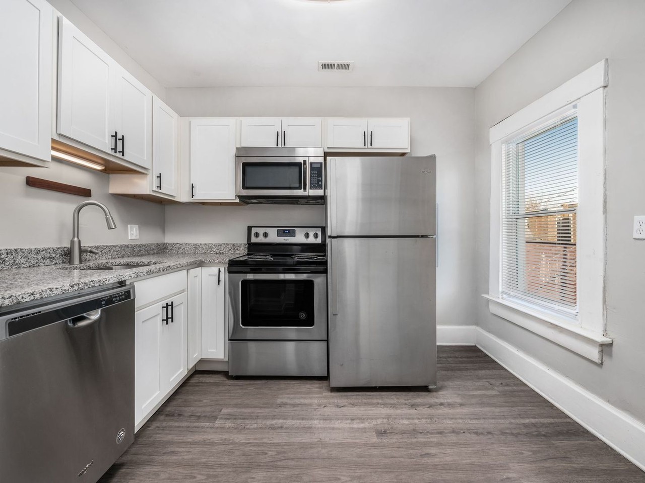 126 1/2 E 6th Ave - Photo 3 of 20