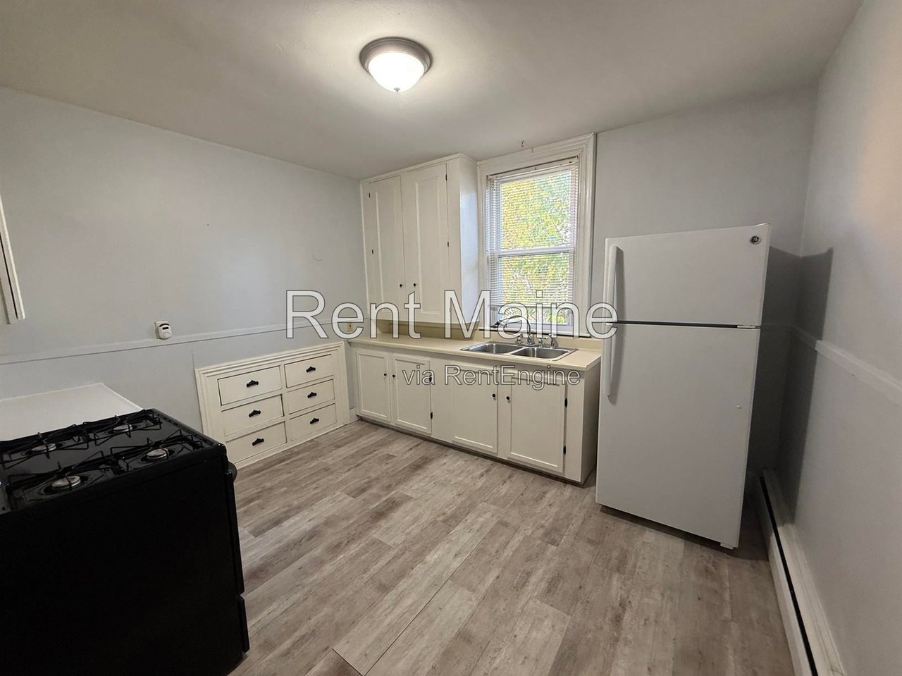 21 Webster Ave #2 - Photo 2 of 8
