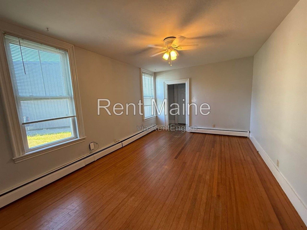 21 Webster Ave #2 - Photo 4 of 8