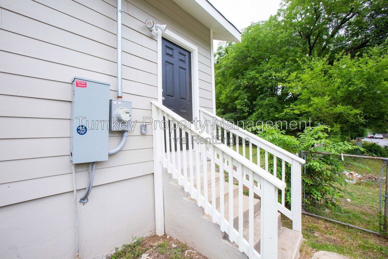 1723 S Elm St - Photo 6 of 6