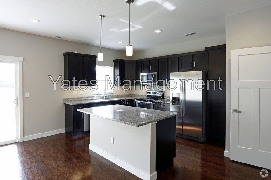 229 Colonial Dr - Photo 4 of 19