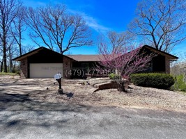 featured image of 1 Claxby Cir