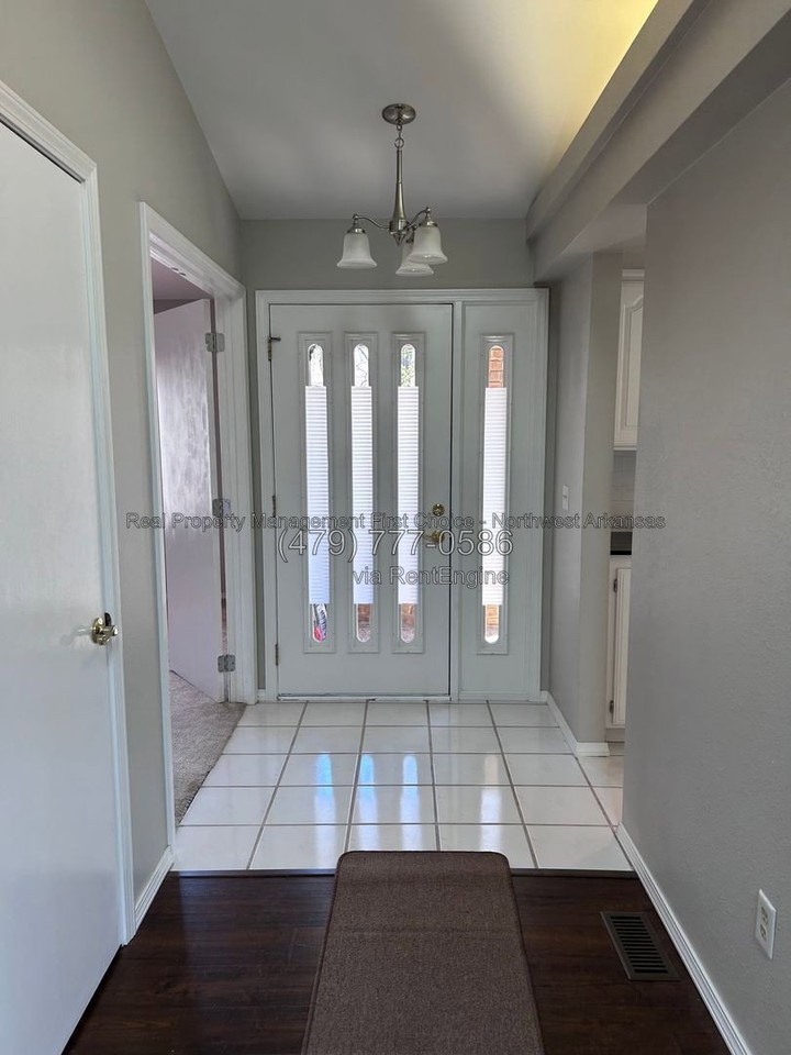 1 Claxby Cir - Photo 3 of 26