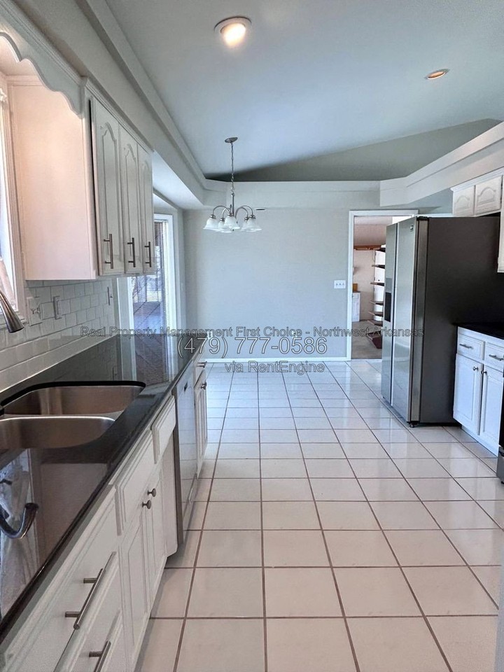 1 Claxby Cir - Photo 6 of 26