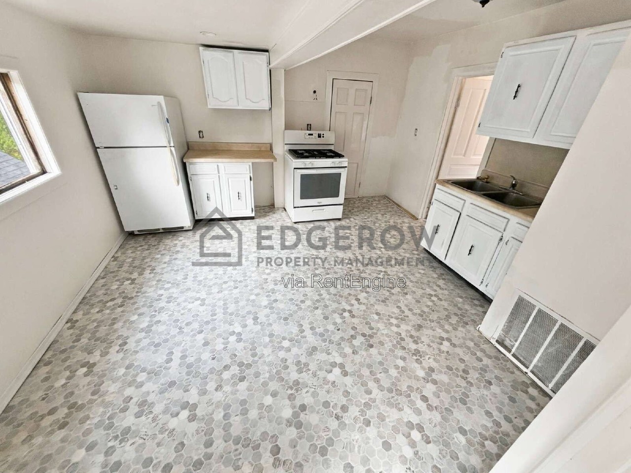 1237 North Ave Ne #2 - Photo 4 of 4