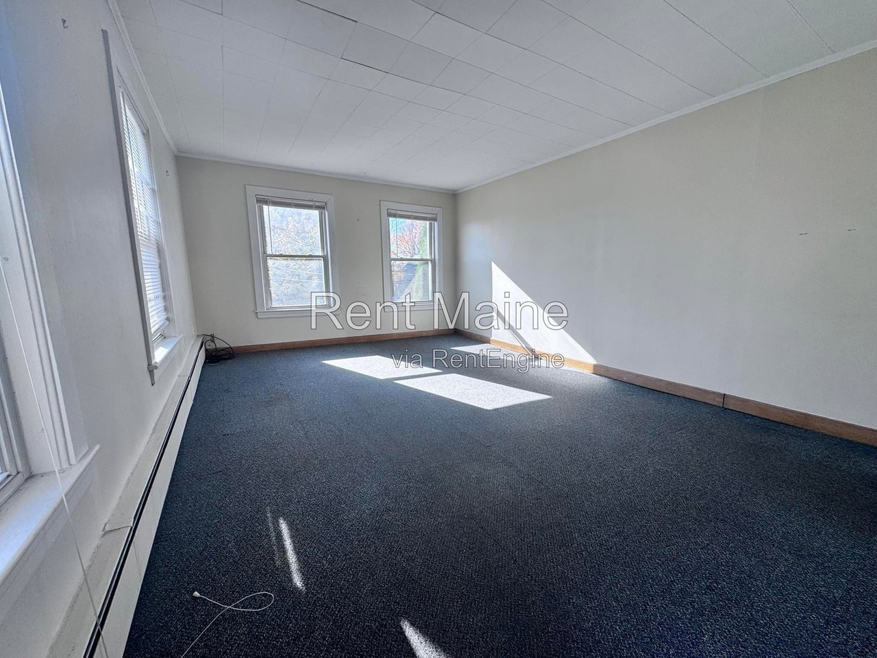 28 Lawrence Ave #5 - Photo 3 of 8