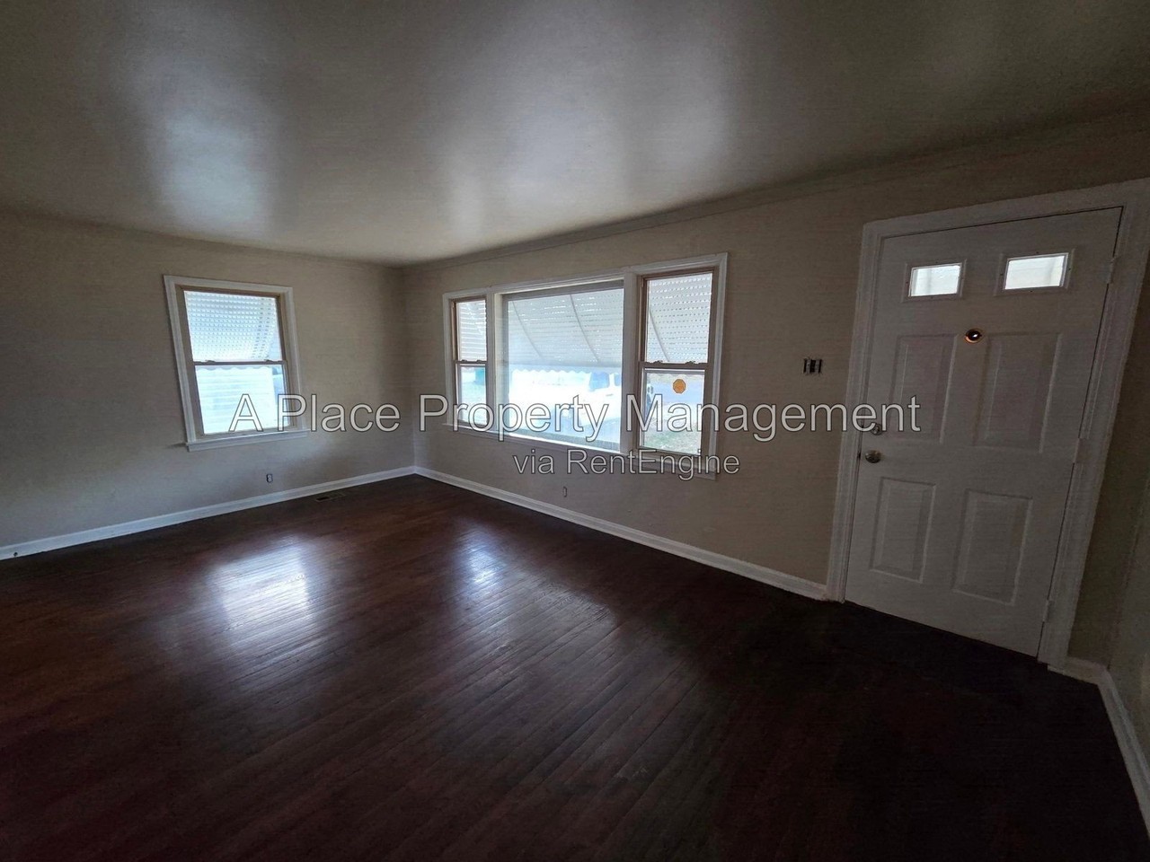 7521 Mallard Dr - Photo 3 of 23