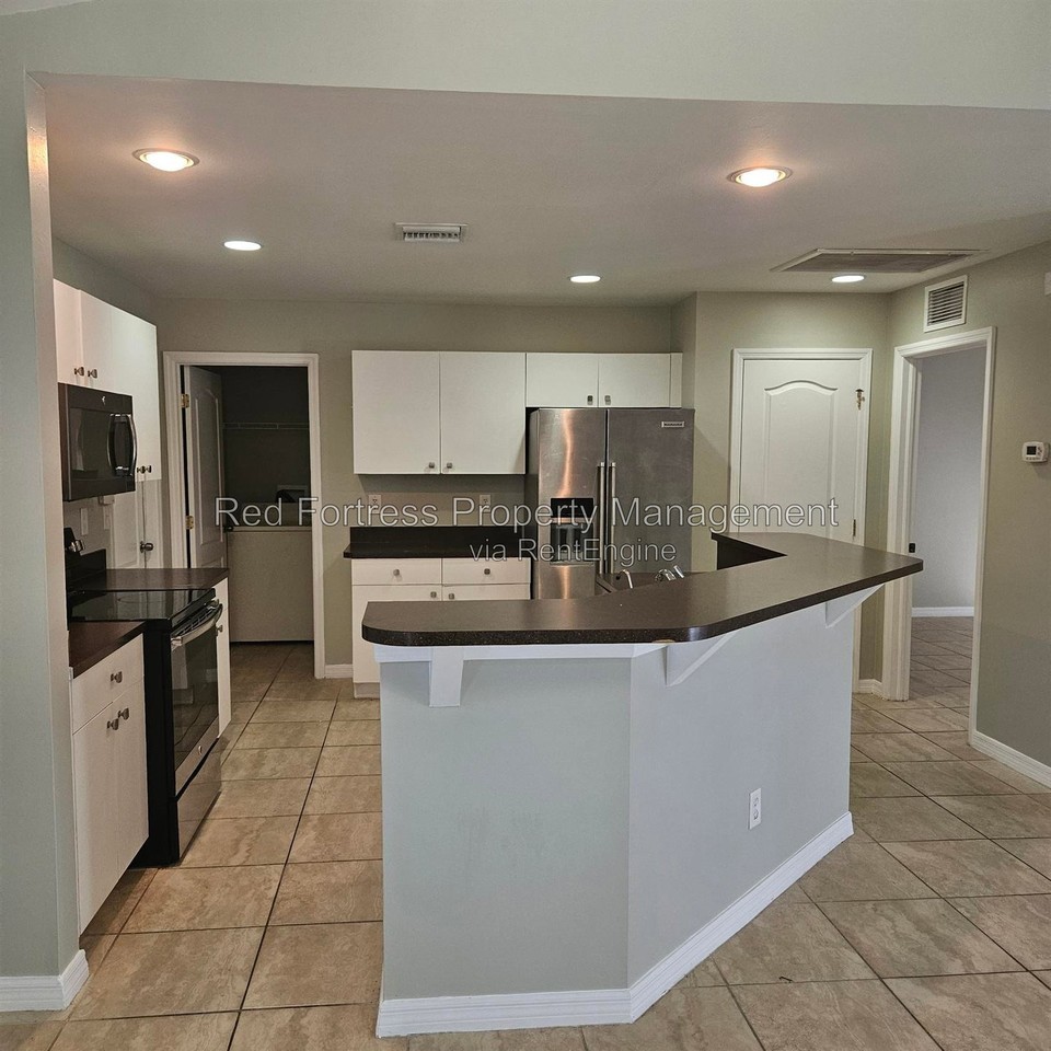 429 Piper Ave - Photo 3 of 10