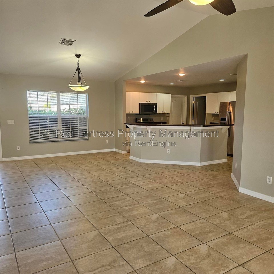 429 Piper Ave - Photo 4 of 10
