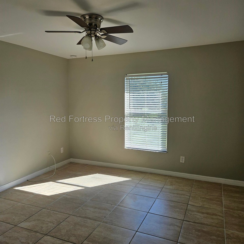 429 Piper Ave - Photo 5 of 10