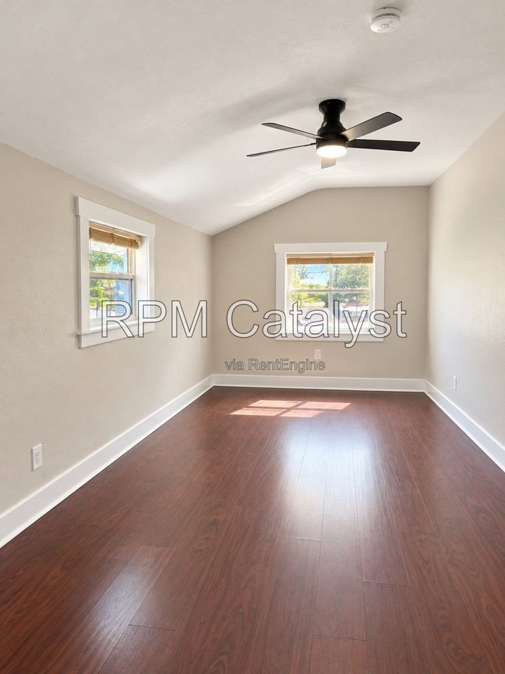 6905 1/2 N Duncan Ave #B - Photo 5 of 13