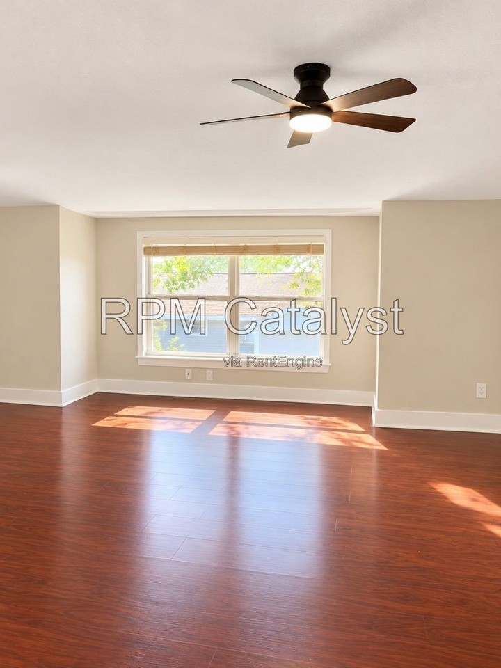 6905 1/2 N Duncan Ave #B - Photo 6 of 13