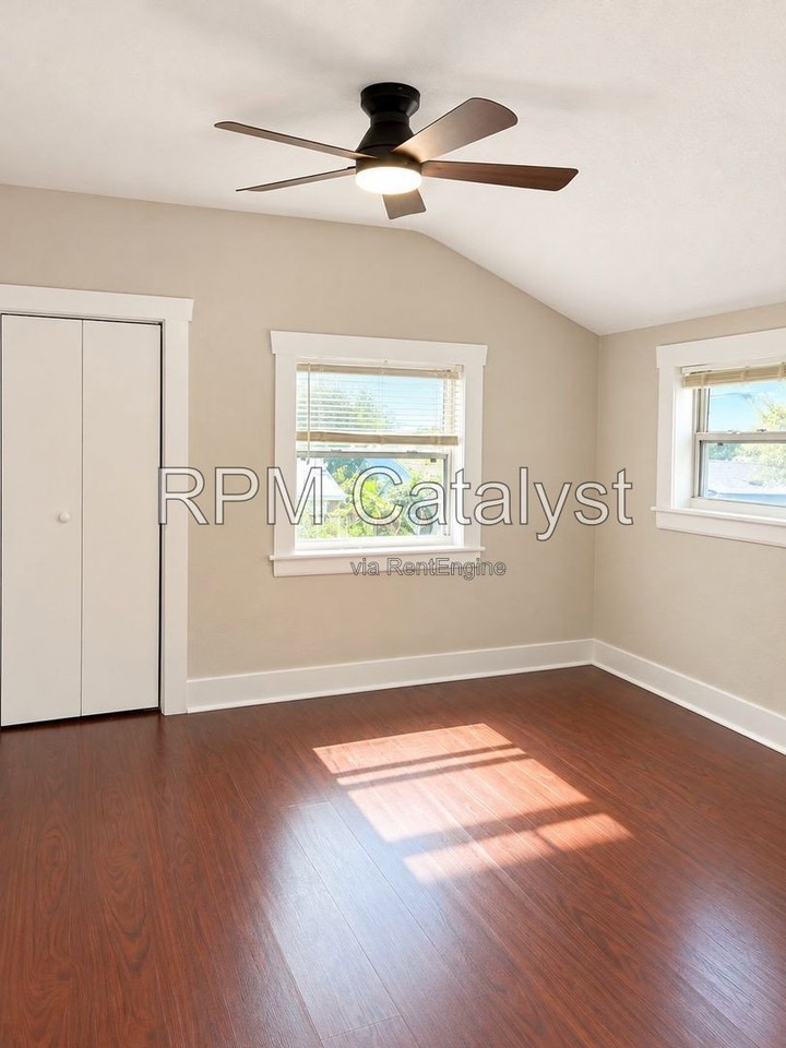 6905 1/2 N Duncan Ave #B - Photo 7 of 13