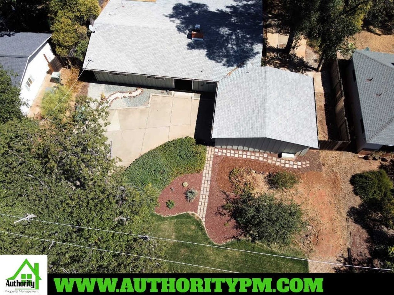 1835 Shady Ln - Photo 2 of 28